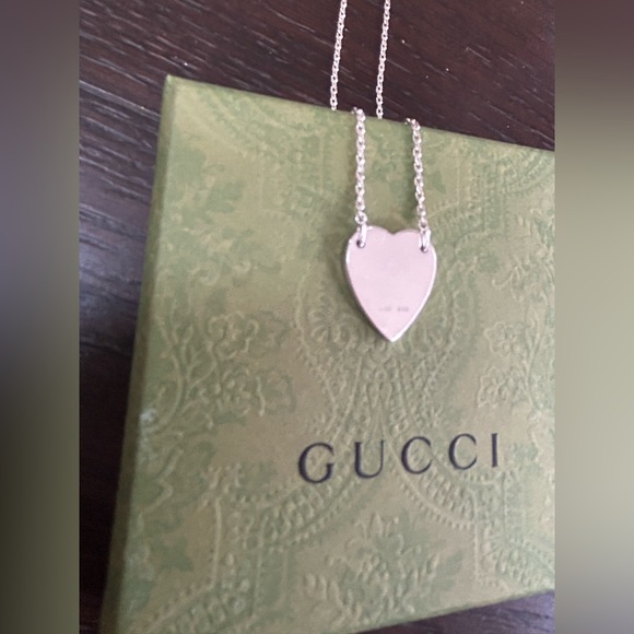 Gucci Trademark Silver Heart Pendant Necklace - Picture 3 of 7